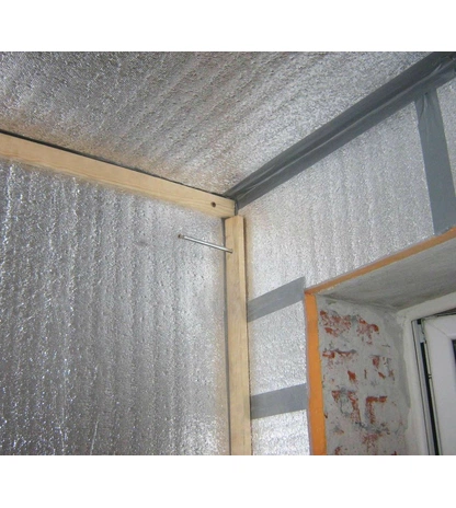 Фольгированный с 2х сторон рулон НПЭ Пенофол 2000 тип В