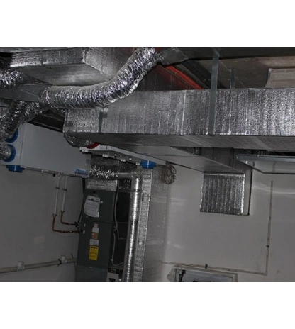 Рулон Energoflex Black Star Duct Al из вспененного полиэтилена самоклеящийся фольгированный