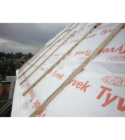 Диффузионная плотная полиэтиленовая мембрана Tyvek Soft