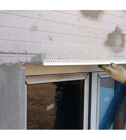 Профиль капельник ПВХ с армирующей сеткой