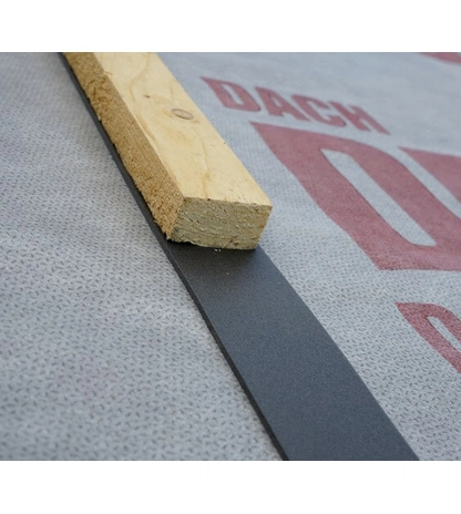 Уплотнительная самоклеящаяся лента из битум-каучука для контробрешётки DELTA-DICHT-BAND D 50