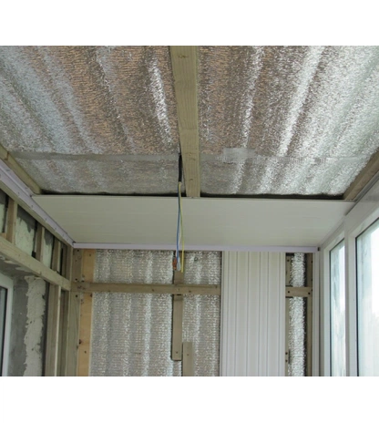 Самоклеящийся фольгированный рулон Мосфол НПЭ СФ