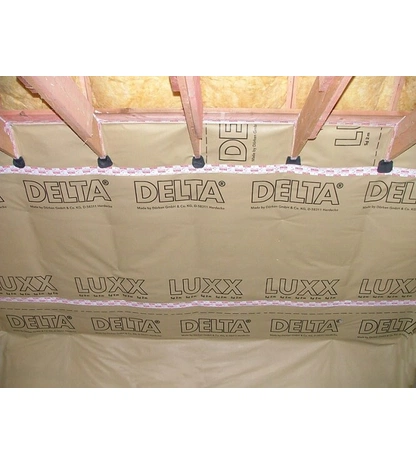 Пароизоляционная плёнка из полиолефина и полипропилена DELTA-LUXX