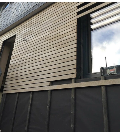 Перфорированная ветрозащитная мембрана из полиэстера с самоклеящейся лентой для фасадов DELTA-FASSADE 20 PLUS