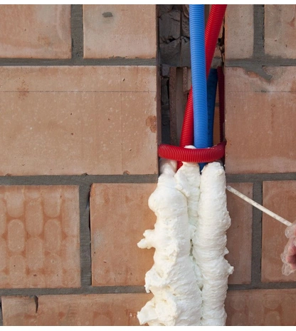 Бытовая монтажная пена KRONbuild Всесезонная 40+, объём 850 мл