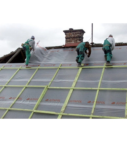 Подкровельная диффузионная ламинированная плёнка Ютафол Д 110 Специал